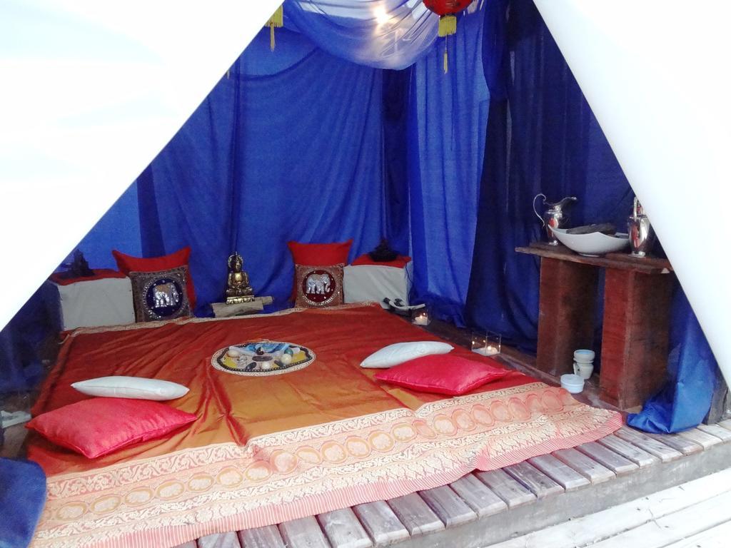 Las Curiosas Hotel Avia Terai Luaran gambar