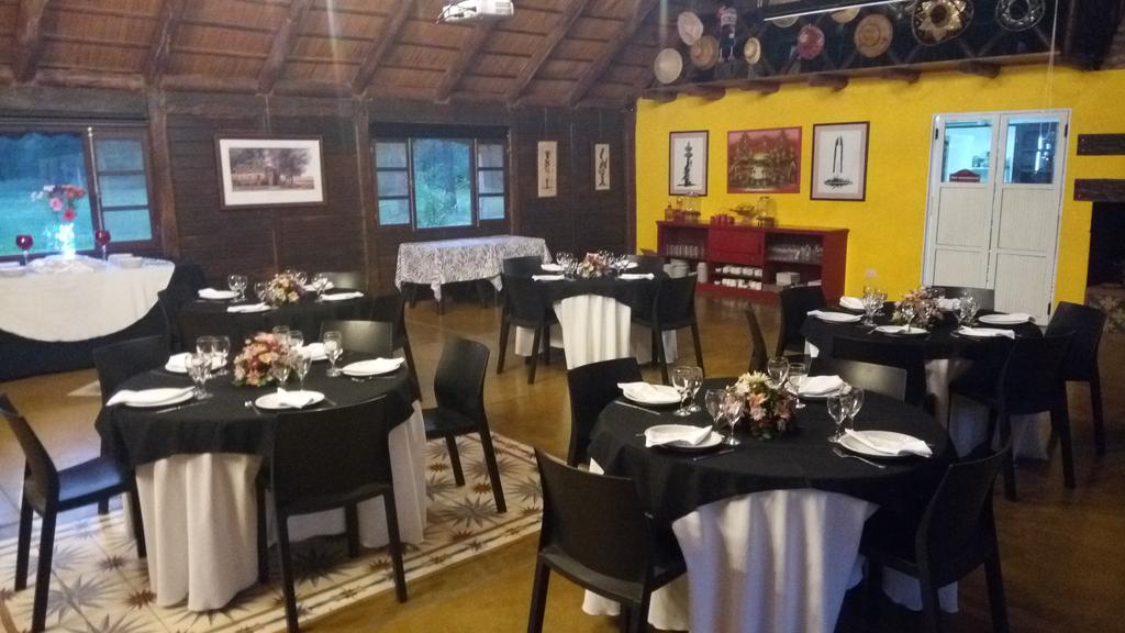 Las Curiosas Hotel Avia Terai Luaran gambar